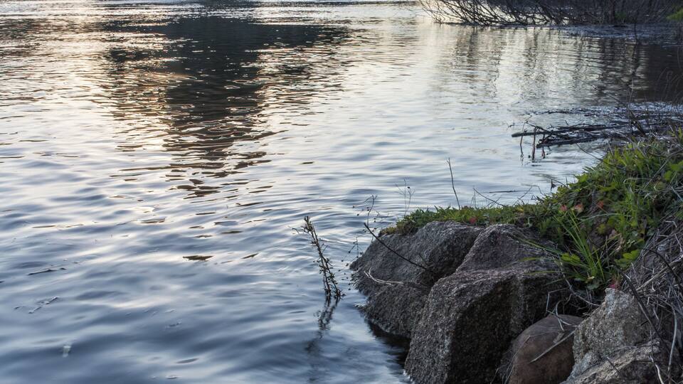 The castle is in a island in the middle of the river
You gonna find a few spot to shoot in the river boarder
At sunrise the sun is gonna light the castle from the front, and at sunset it's gonna be back light so try both