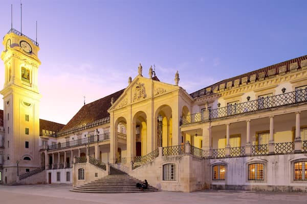 Coimbra University das einen Geschichtliches und Sonnenuntergang
