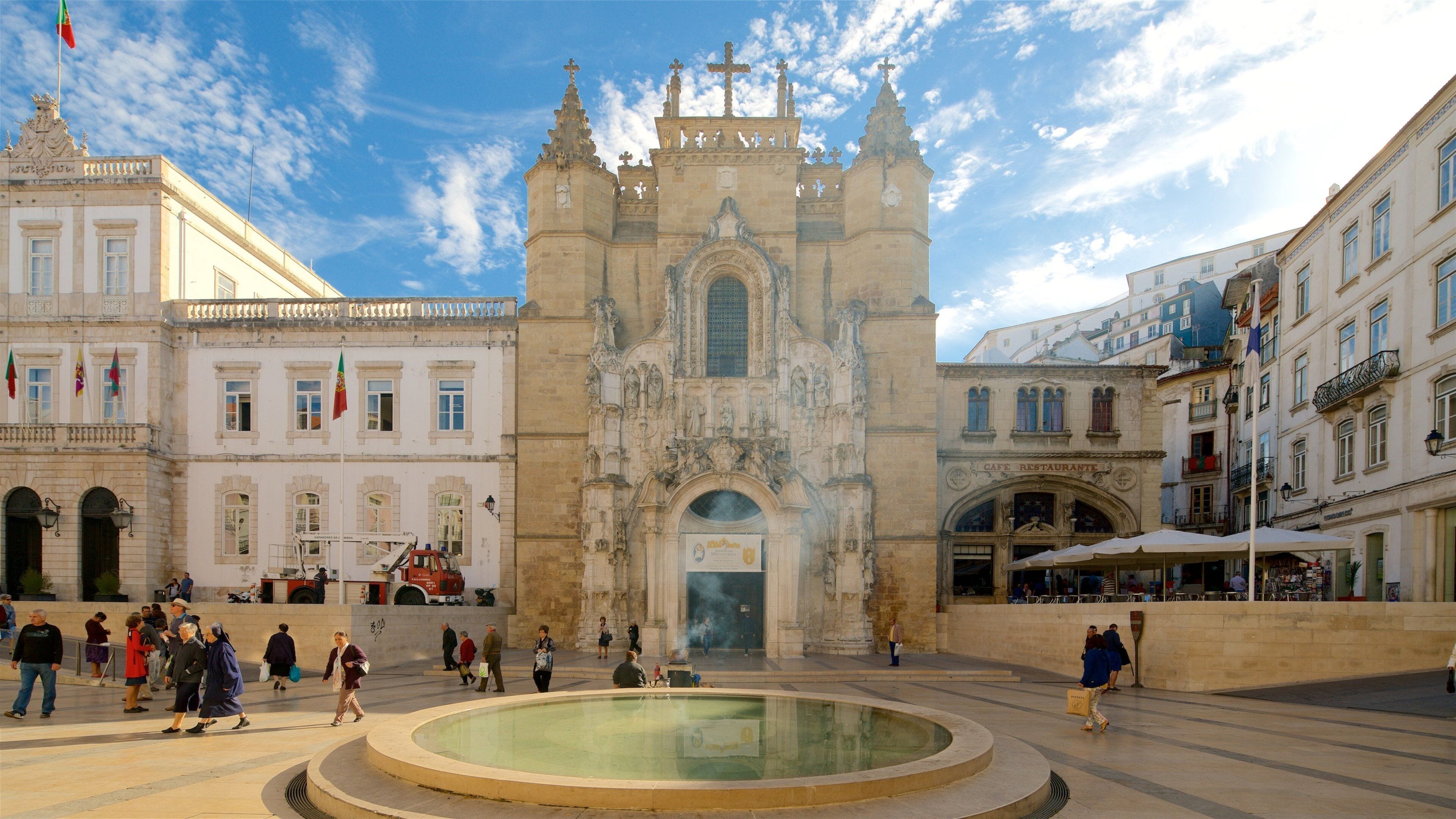 Santa Cruz Church featuring a square or plaza, heritage architecture and a church or cathedral