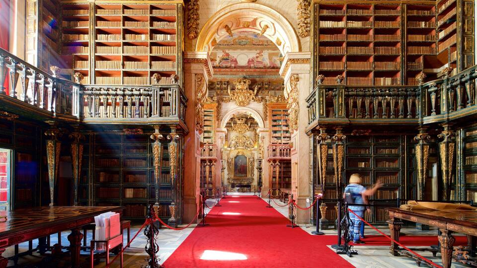 Biblioteca Joanina showing heritage elements, religious elements and interior views