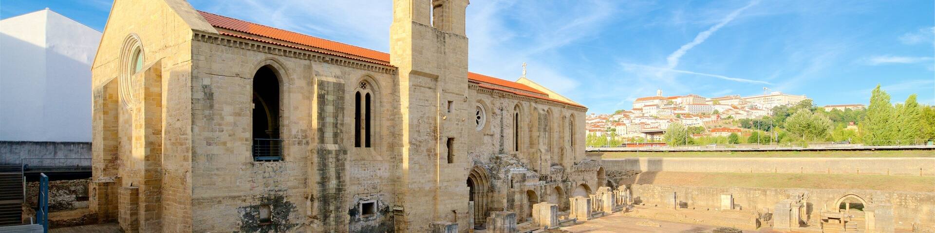 Convento de Santa Clara-a-Velha montrant église ou cathédrale