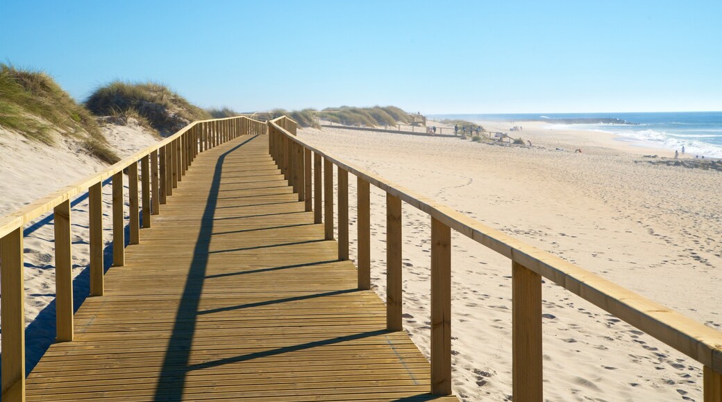 Costa Nova Beach das einen Sandstrand und allgemeine Küstenansicht