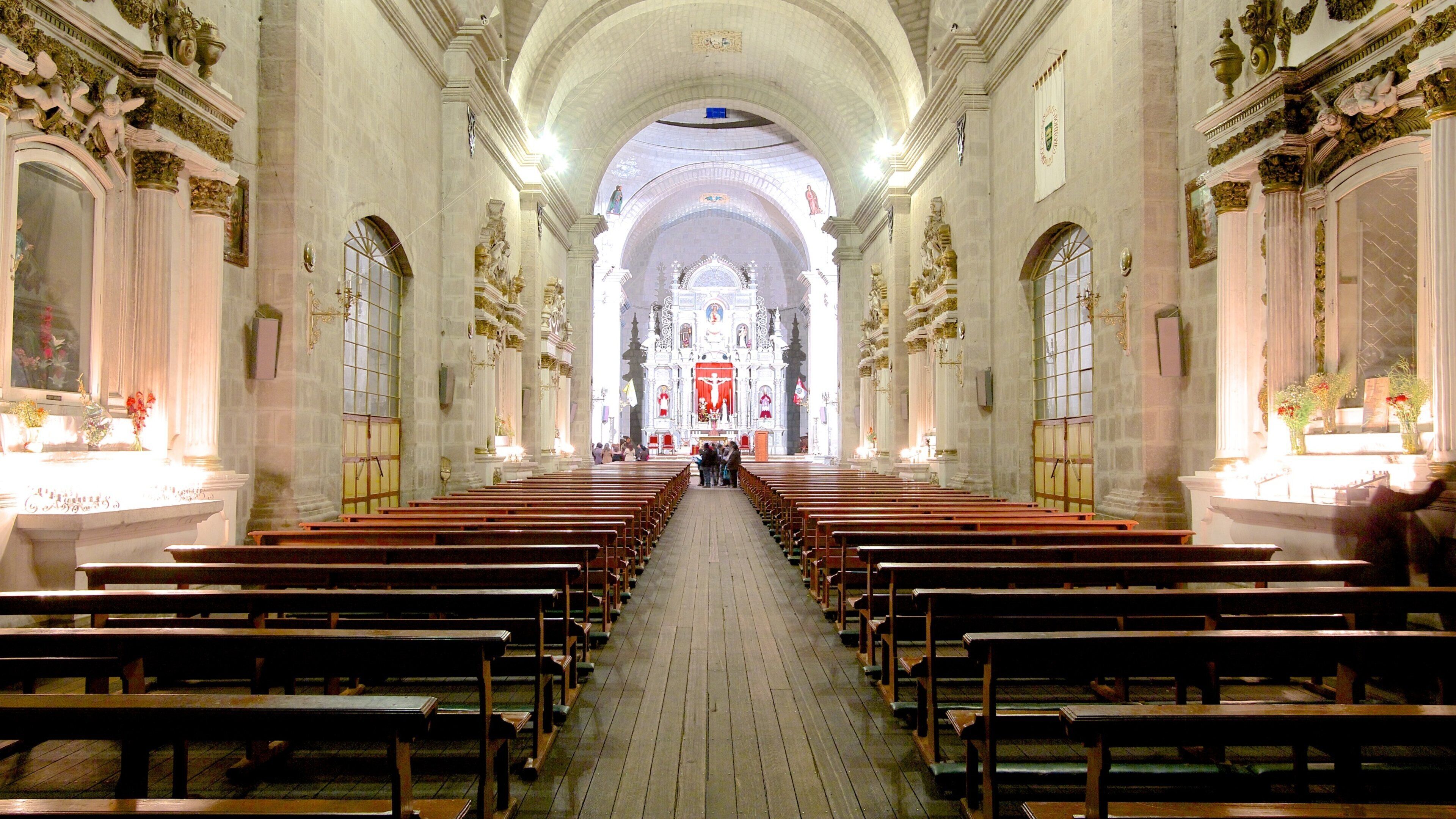 Lake Titicaca showing heritage elements, a church or cathedral and interior views