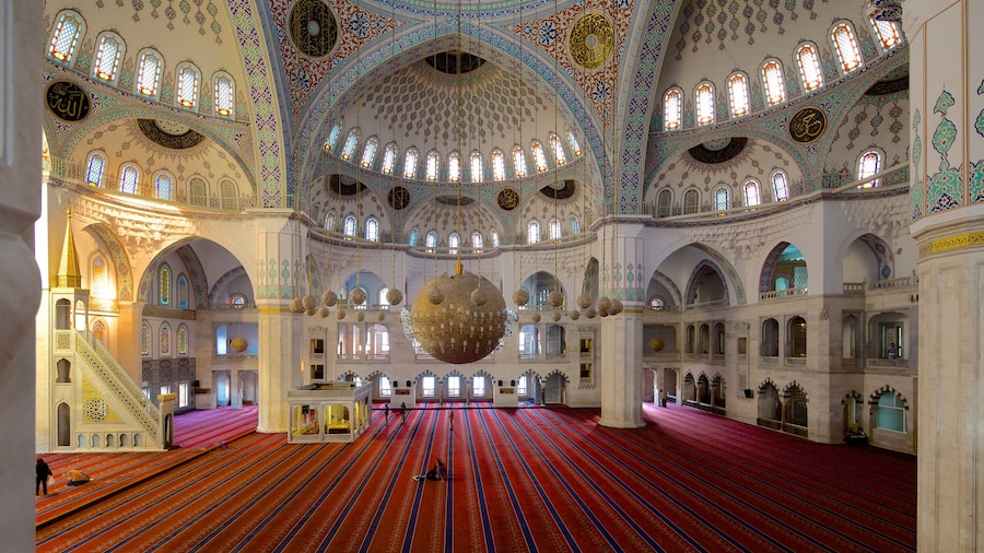 Kocatepe Mosque which includes a mosque, religious aspects and interior views