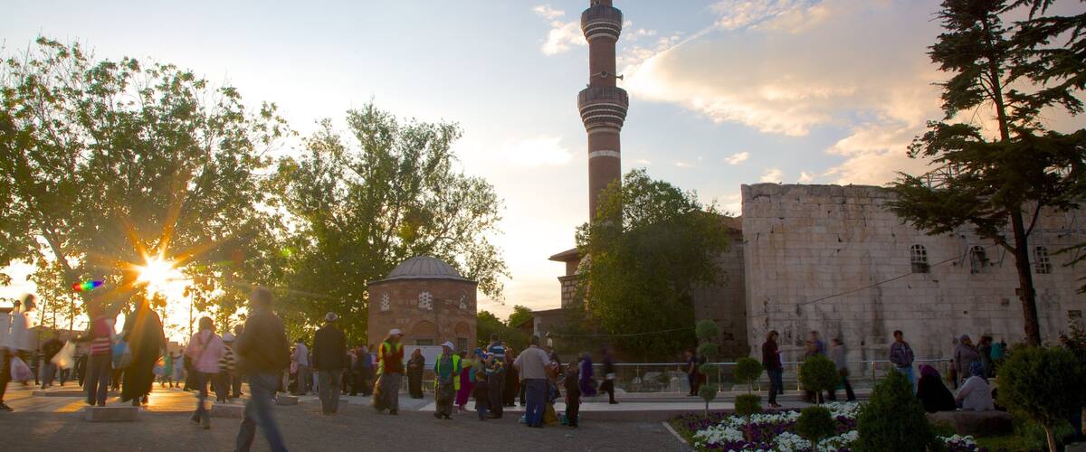 Moschea di Haci Bayram caratteristiche di moschea e tramonto