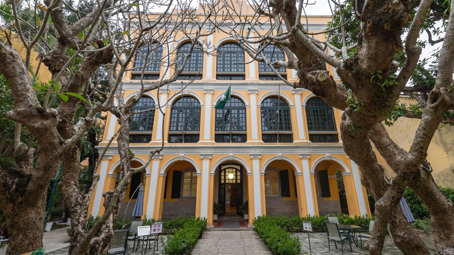 Sir Robert Ho Tung Library