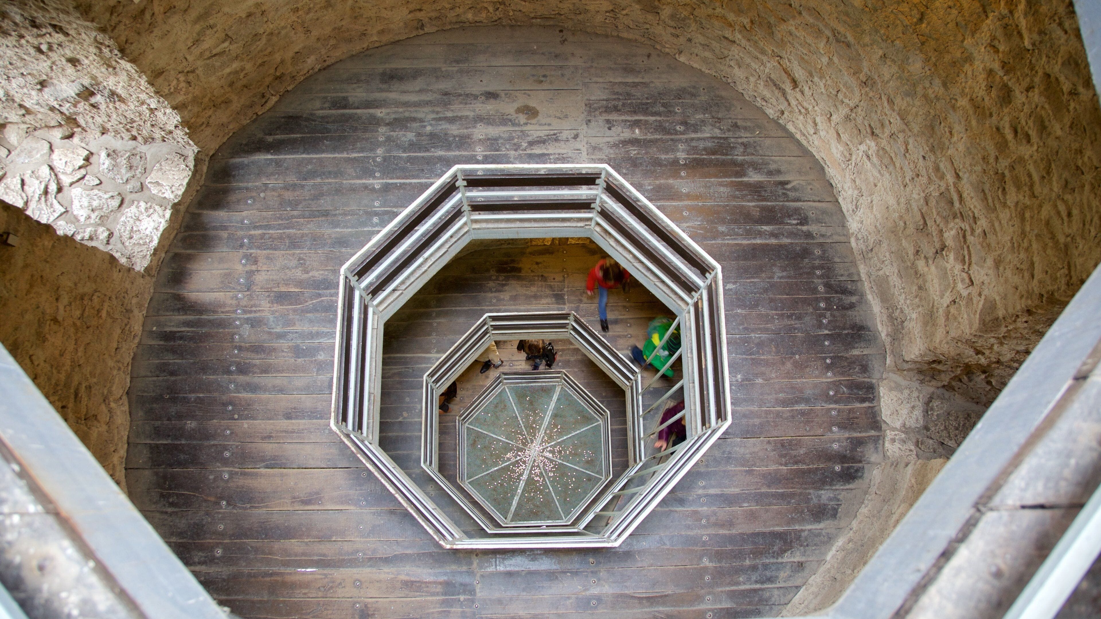 Spissky hrad fasiliteter samt kulturarv, innendørs og palass