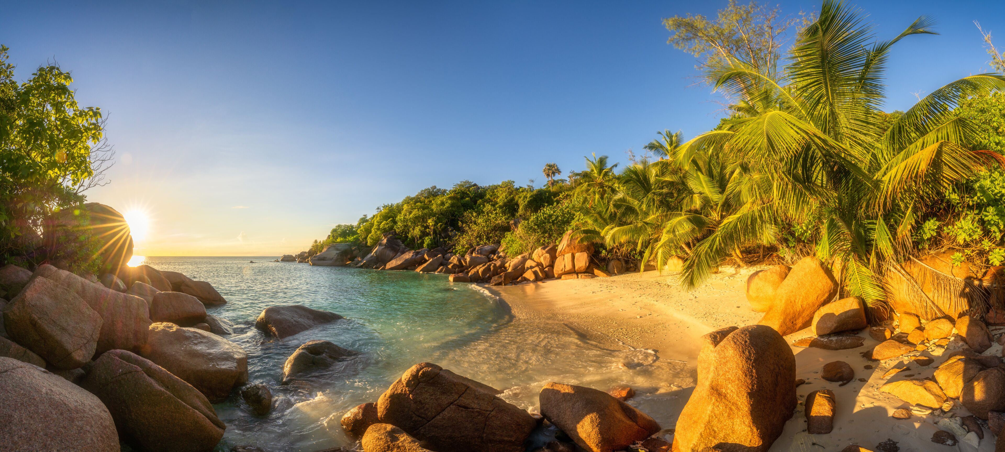 หาด Anse Lazio