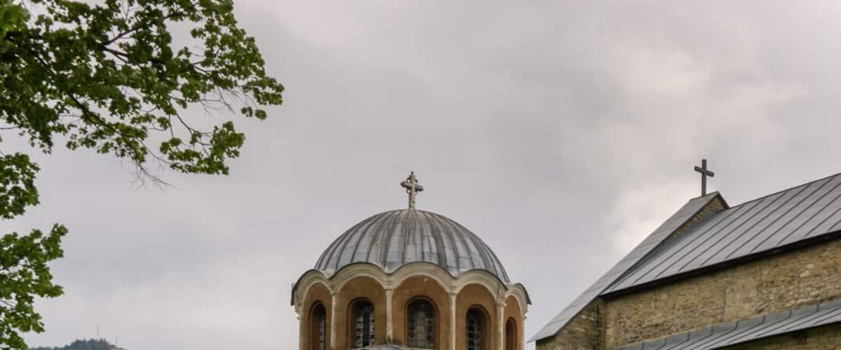 The Studenica Monastery is one of the largest Serbian Orthodox Monasteries. It was established in the 12th century by Stefan Nemanja, founder of the medieval Serb state. In 1986, Studenica was declared as World Heritage Site by UNESCO.
#Serbia #Studenica #Church #Architecture #UNESCO #Culture