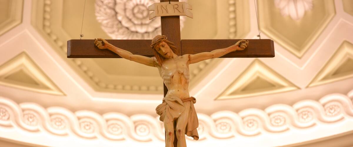 Basilique de Saint-Marin mettant en vedette vues intérieures, éléments religieux et église ou cathédrale