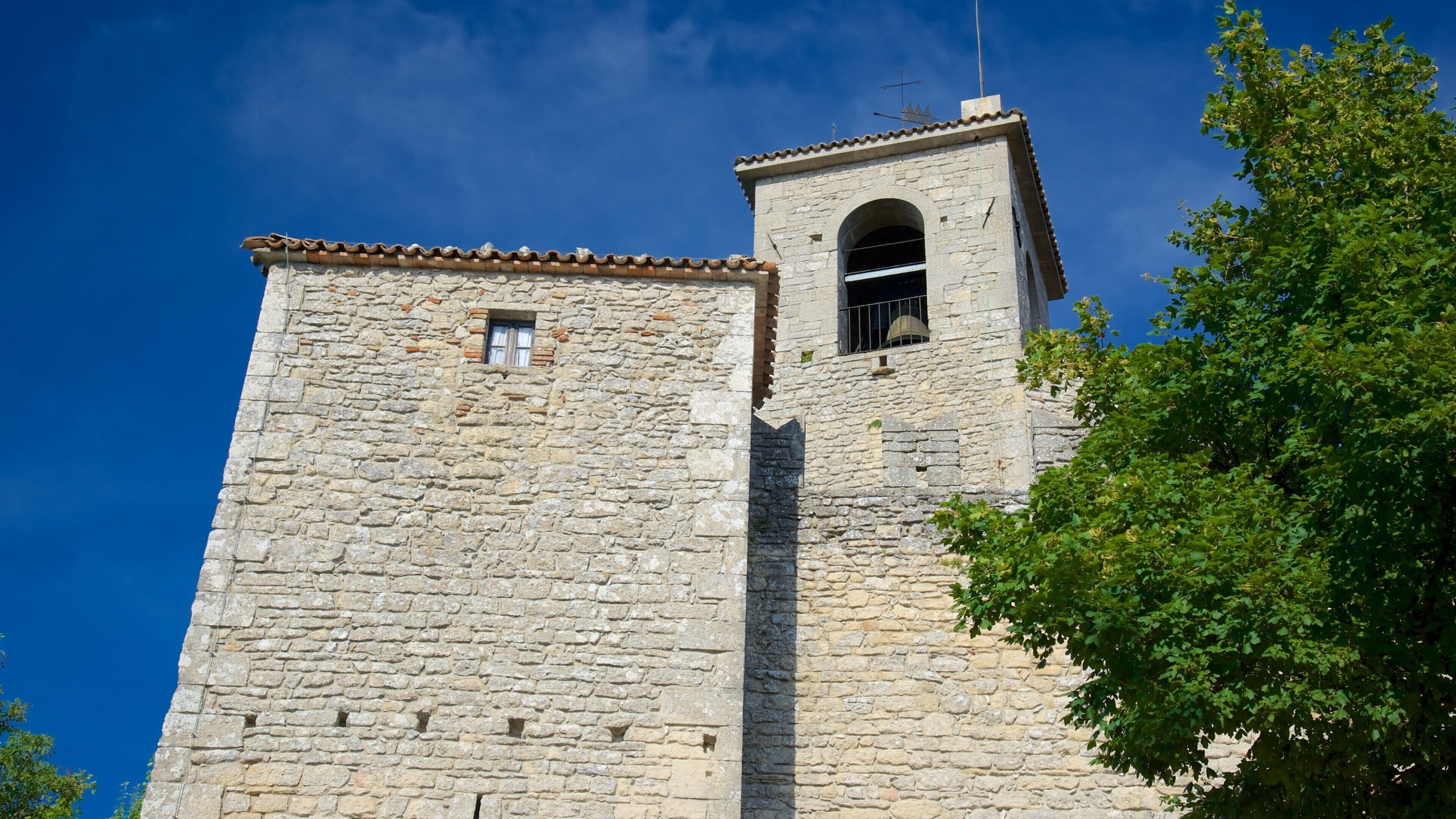 Guaita-tårnet som viser slott og kulturarv