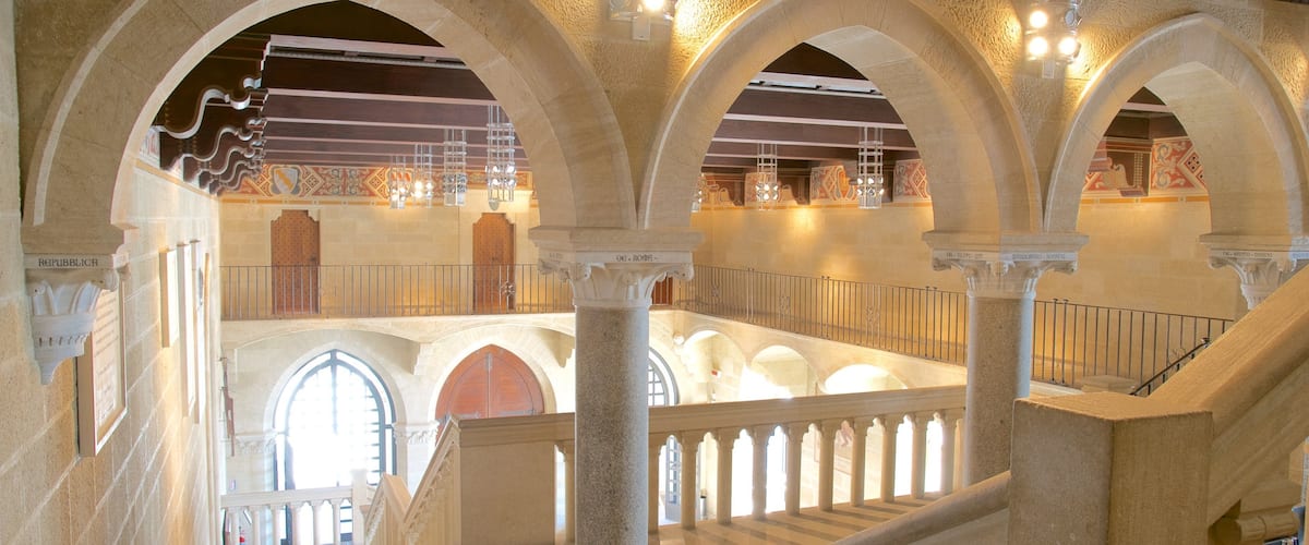 Palazzo Pubblico showing heritage architecture, interior views and an administrative buidling