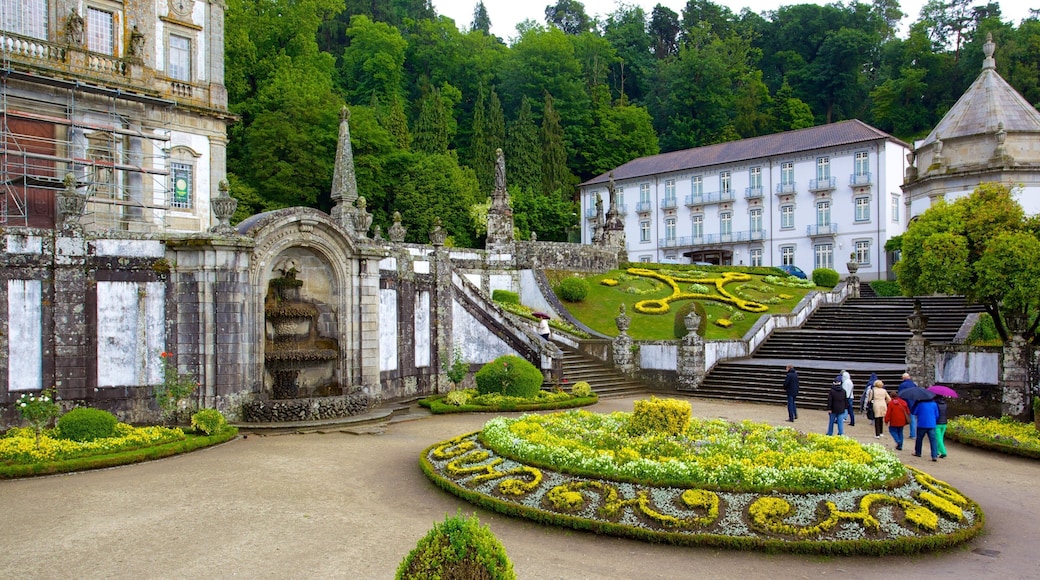 Bom Jesus do Monte which includes chateau or palace and a park
