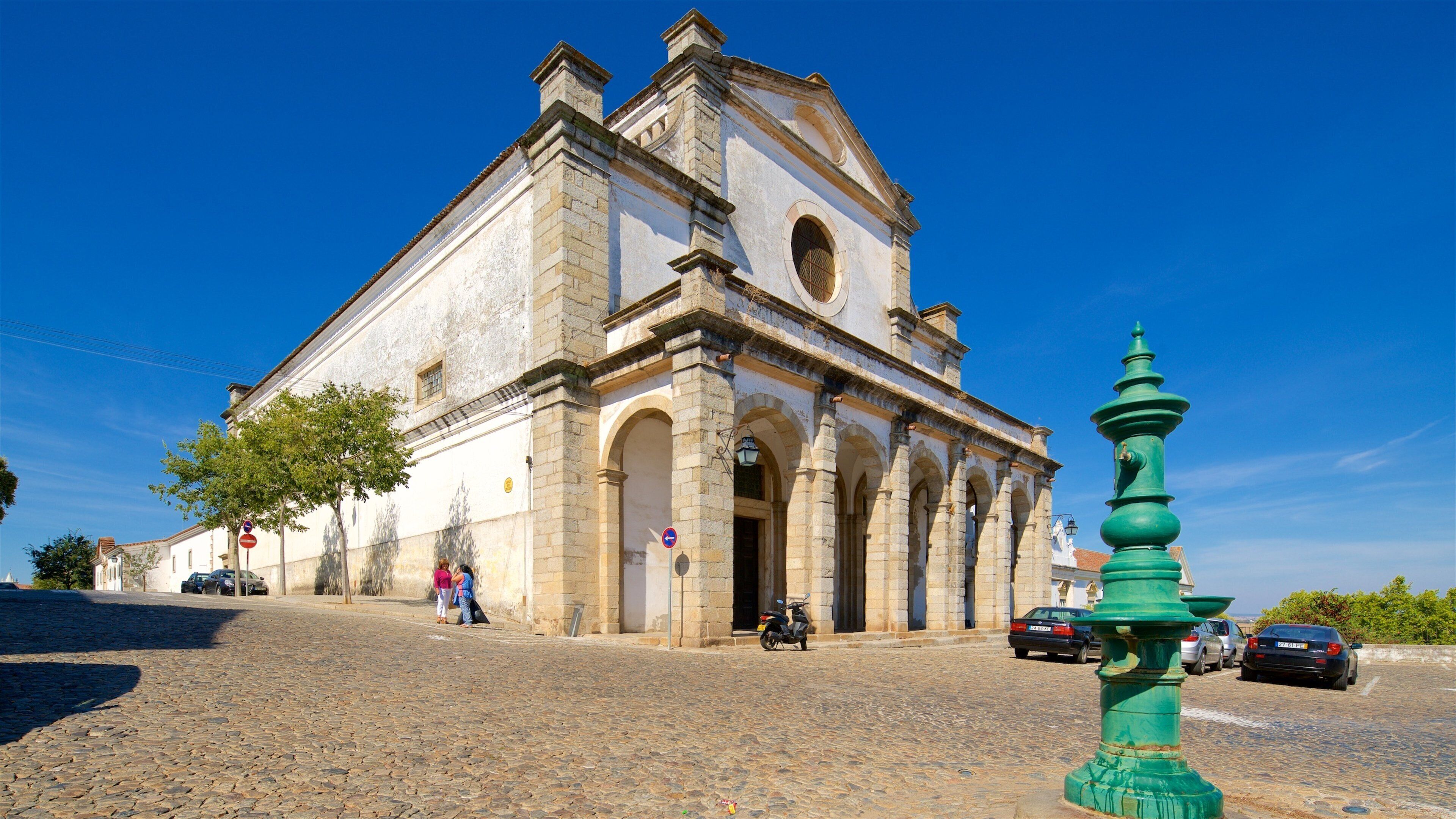 มหาวิทยาลัย Evora เนื้อเรื่องที่ มรดกวัฒนธรรม