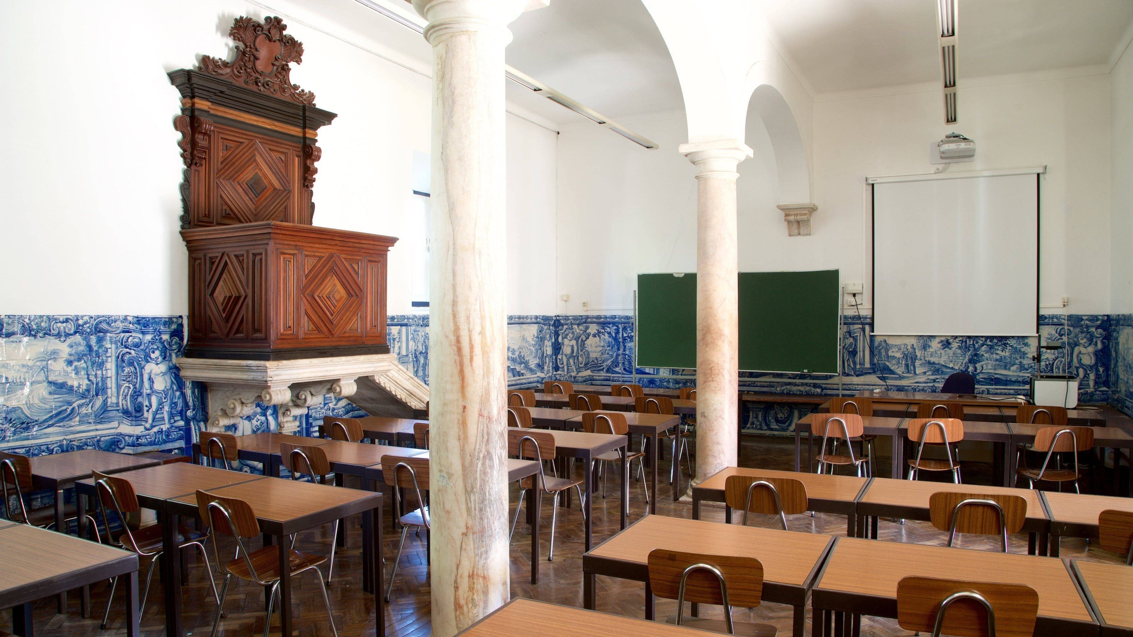 University of Evora som inkluderar interiörer