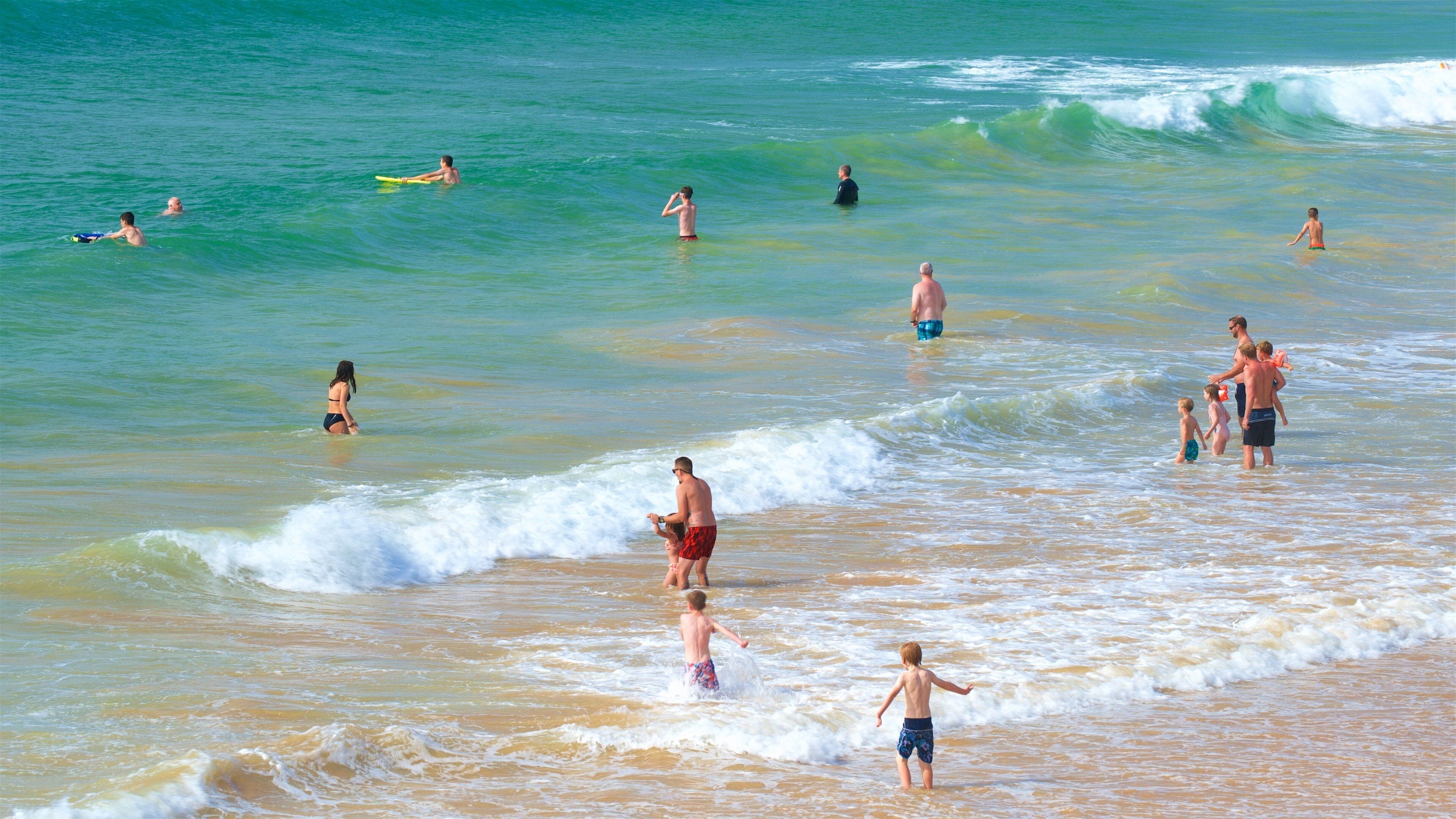 Gale Beach showing swimming, general coastal views and surf