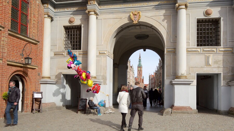 Cổng Vàng cũng như cặp đôi