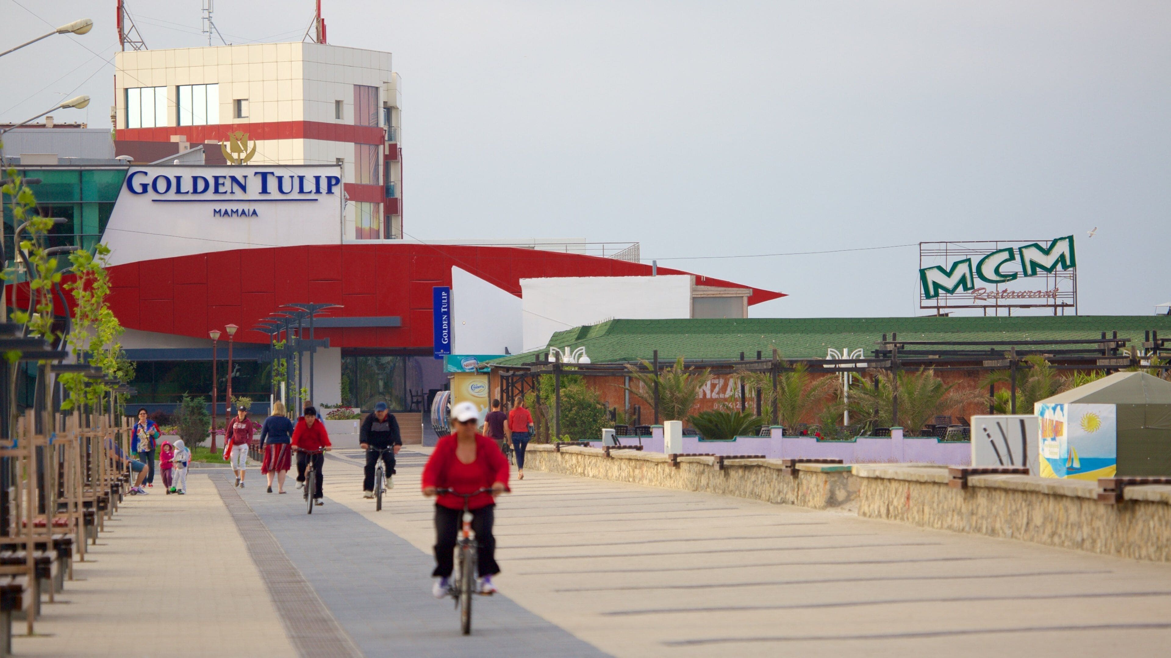 Mamaia Strand som omfatter cykling