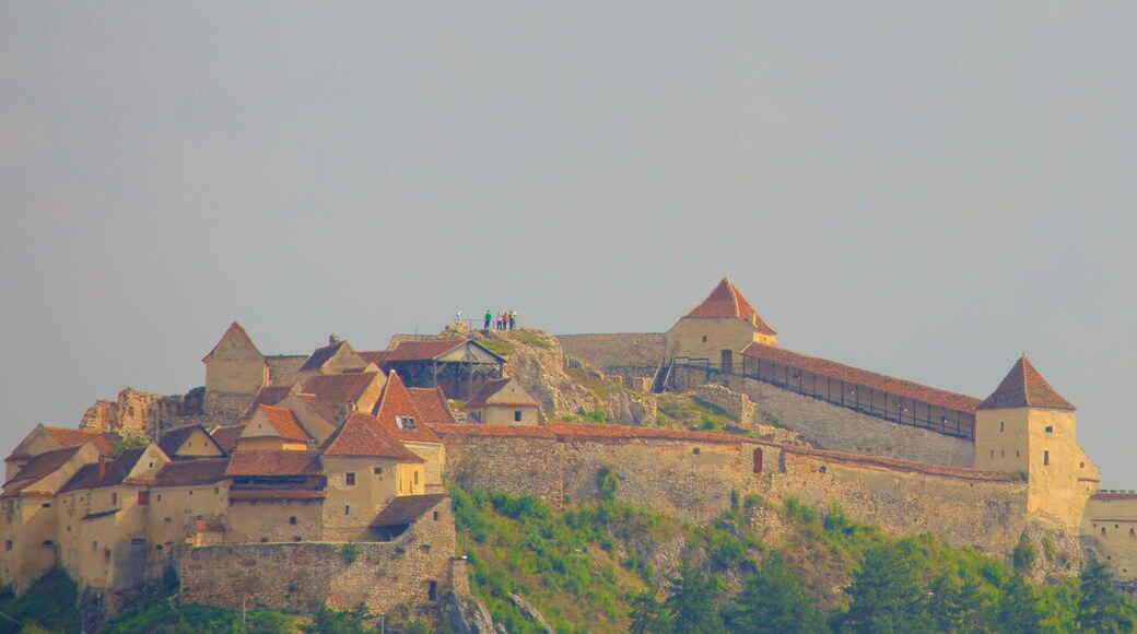 Rasnov Fortress which includes heritage architecture and château or palace