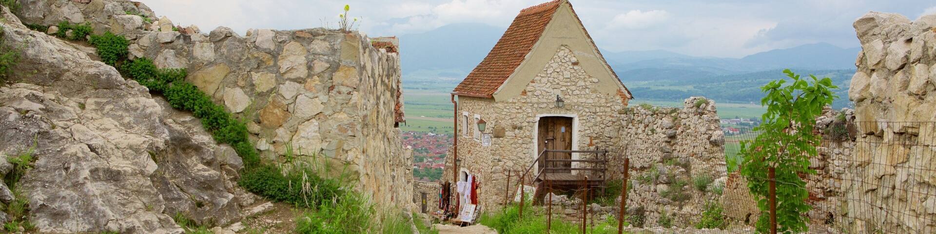 Rasnov Fortress qui includes bĂątiments en ruines