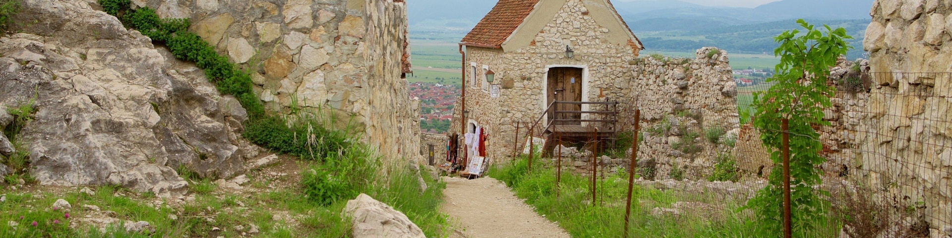 Rasnov 山城 设有 建築遺址