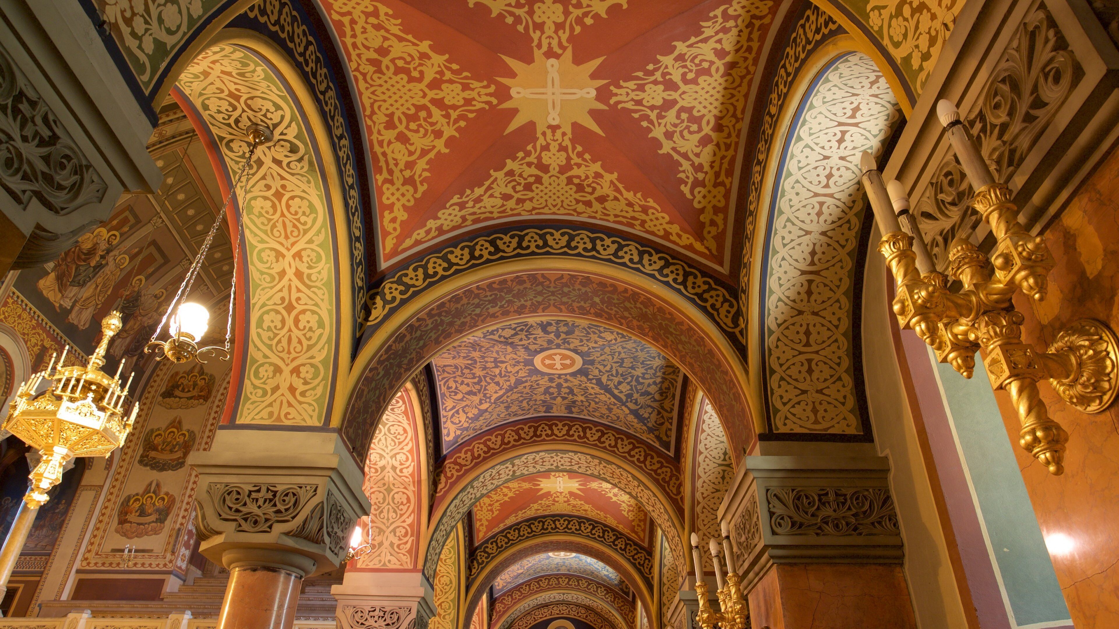 Romanian Orthodox Cathedral qui includes éléments religieux, scènes intérieures et architecture patrimoniale