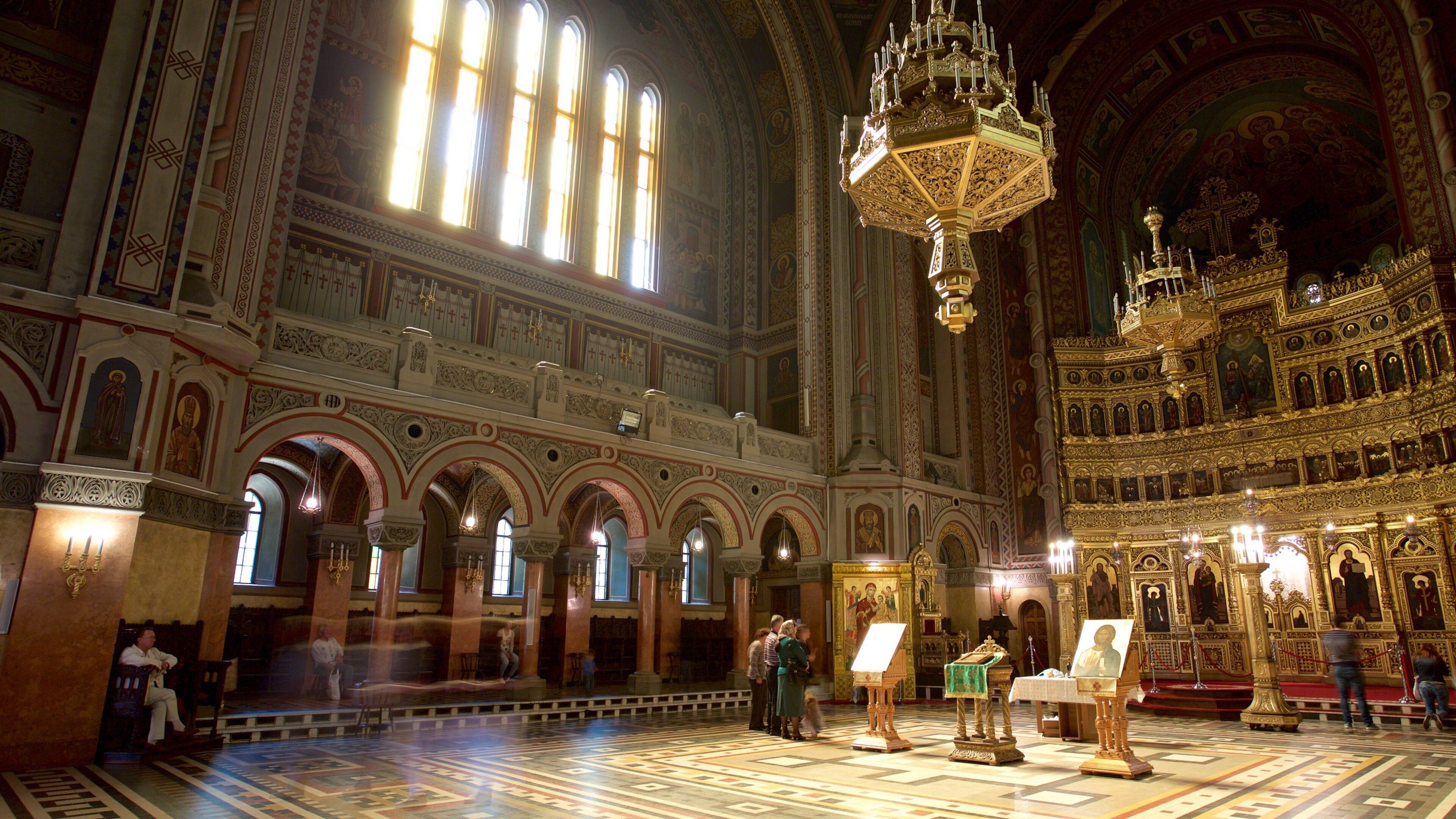 Catedral Ortodoxa de Rumanía mostrando arquitectura patrimonial, vistas de interior y aspectos religiosos