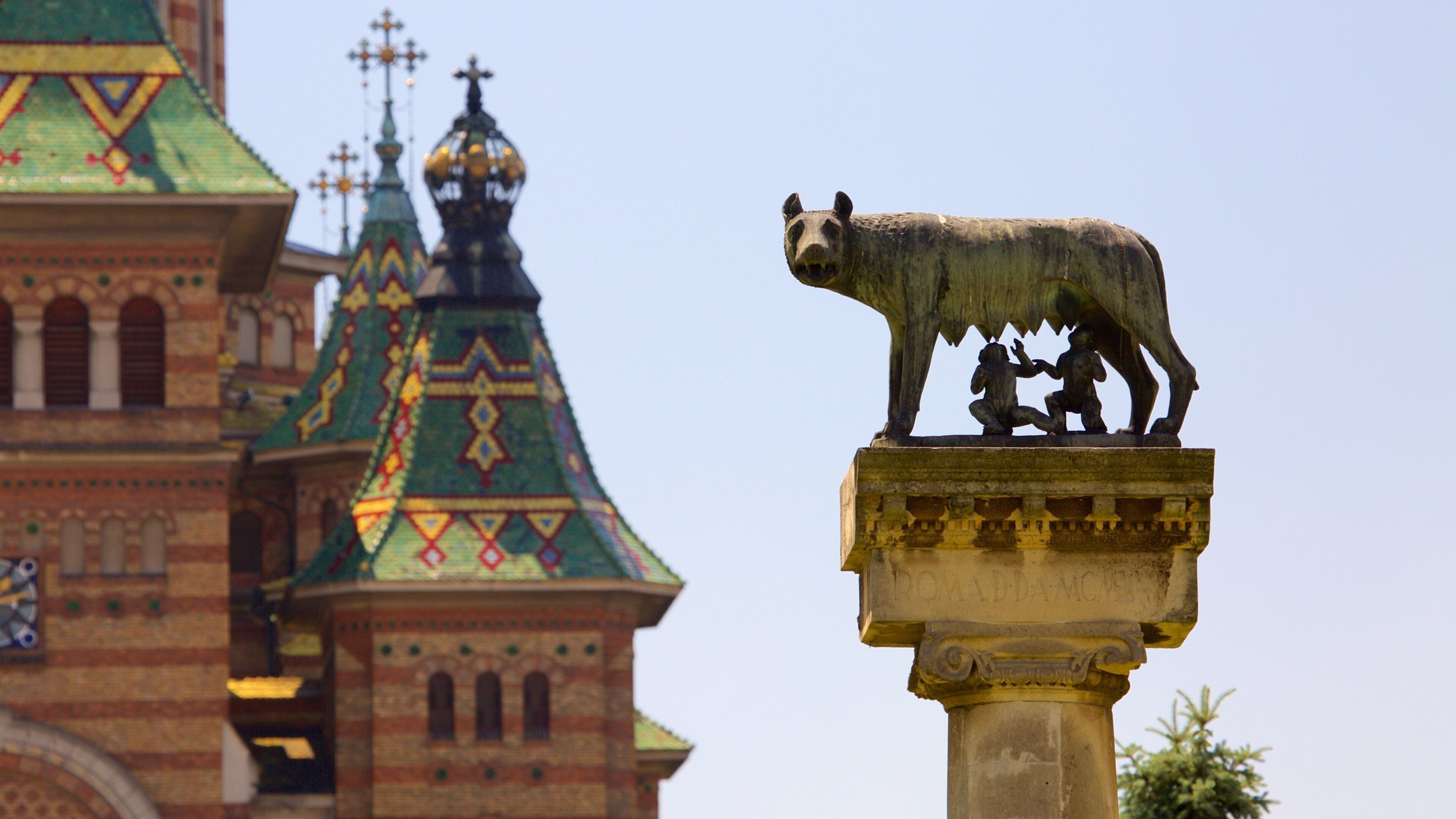 Piata Victoriei das einen historische Architektur und Statue oder Skulptur