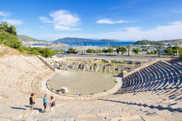 Anfiteatro de Bodrum ofreciendo una ruina