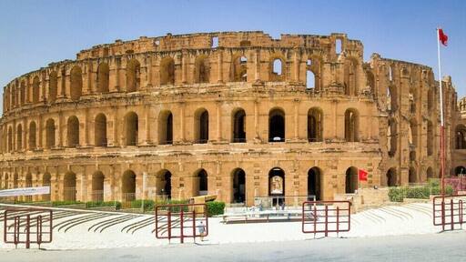 The amphitheater of El Jem is the third largest Roman amphitheater in the world, and one of the best preserved. It was declared a UNESCO World Heritage site in 1979.
#StunningStructures #Trovember #History