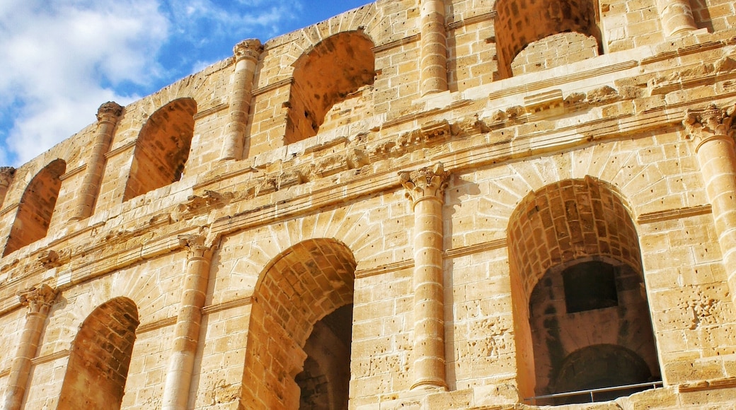 Taken a few years ago, a fantastic location.
Taken on a Sony Nex5 with a Sony lens 16mm.