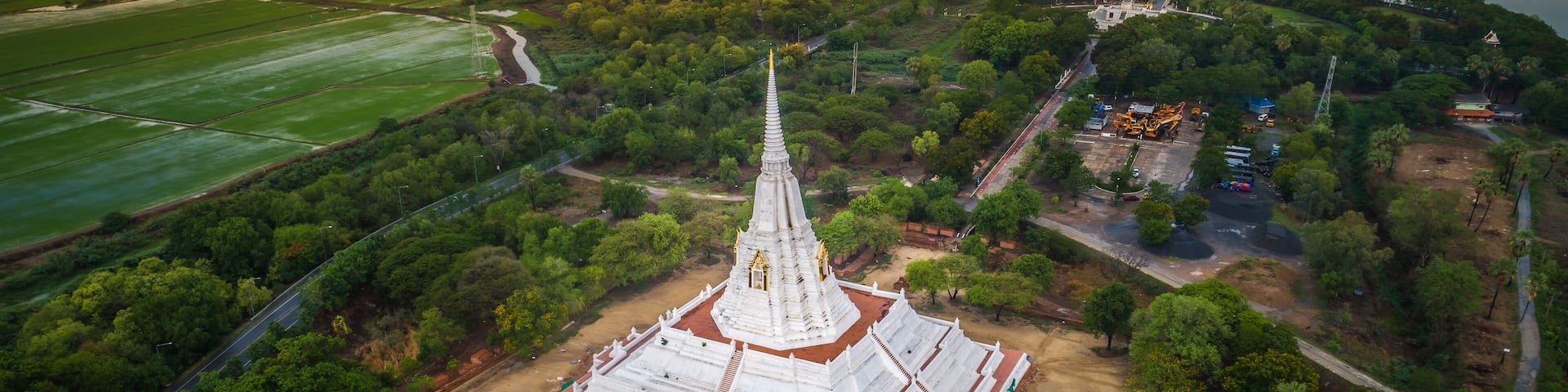 Wat Phu Khao Thong is an ancient temple in Phra Nakhon Si Ayutthaya Province.