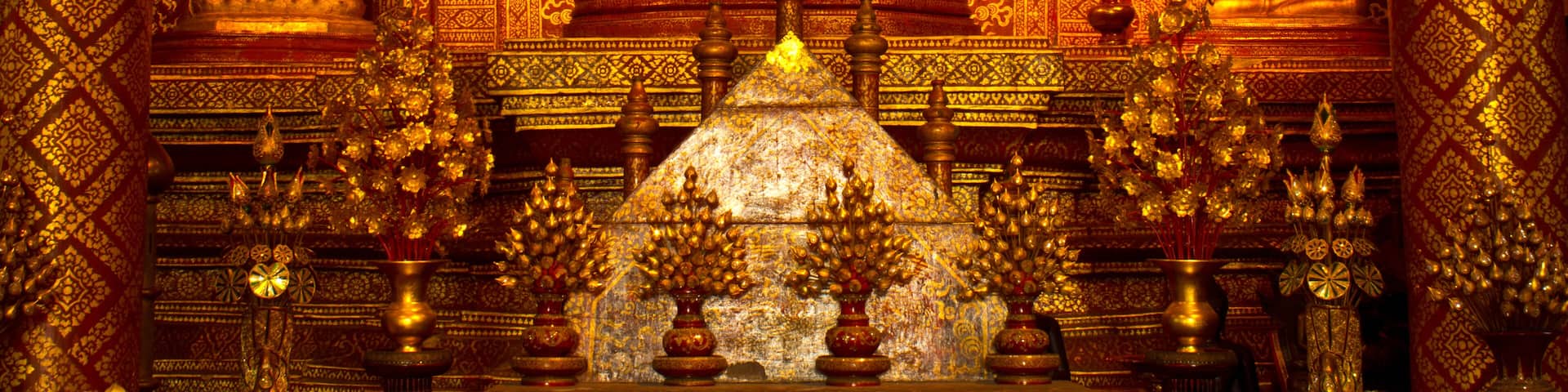 Detail of the temple Wat Phra Singh in Chiang Mai