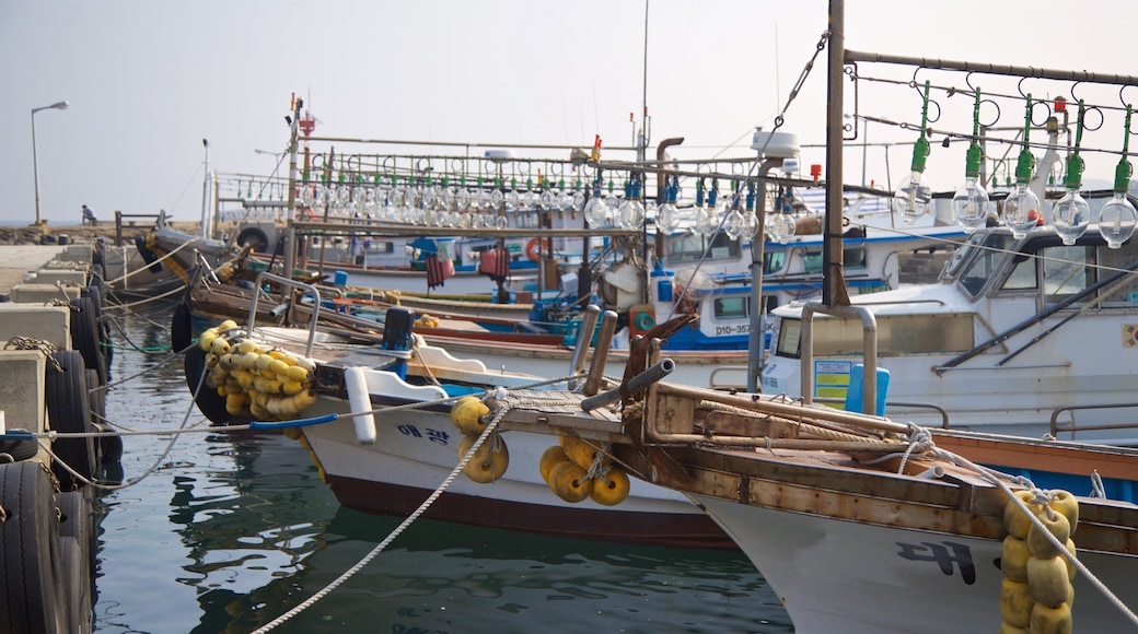 Iho Beach featuring a bay or harbor