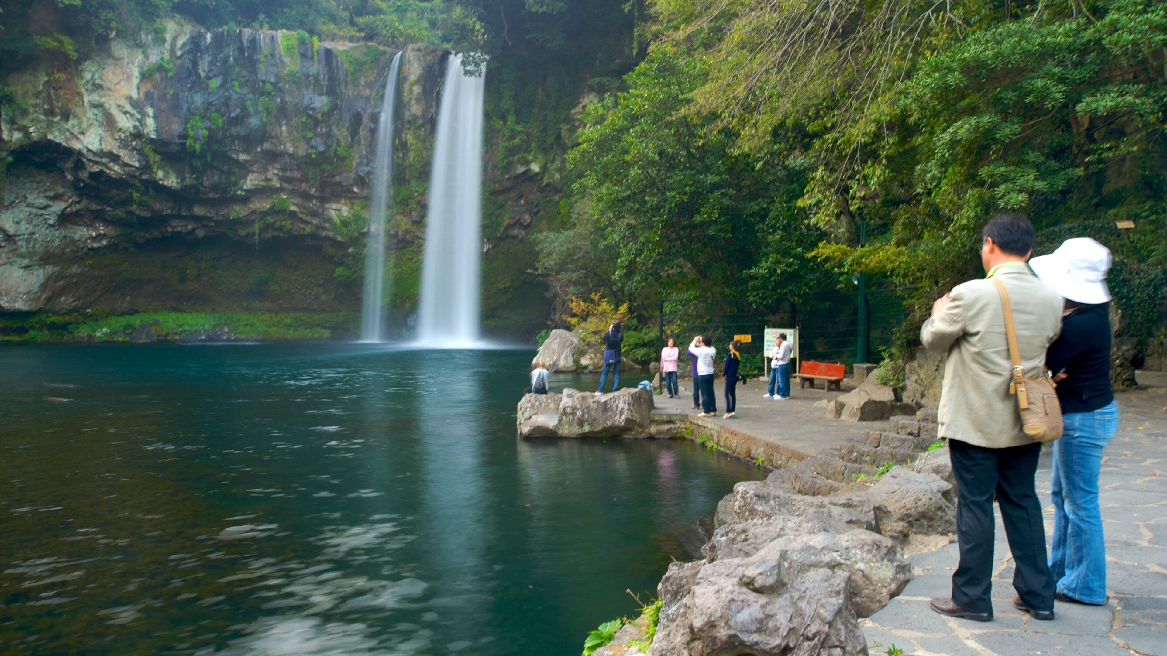Cheonjiyeon Waterfall