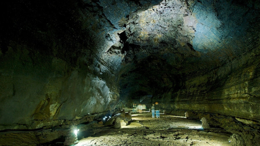 Cueva de tubo de lava de Manjanggul que incluye cuevas y vista interna