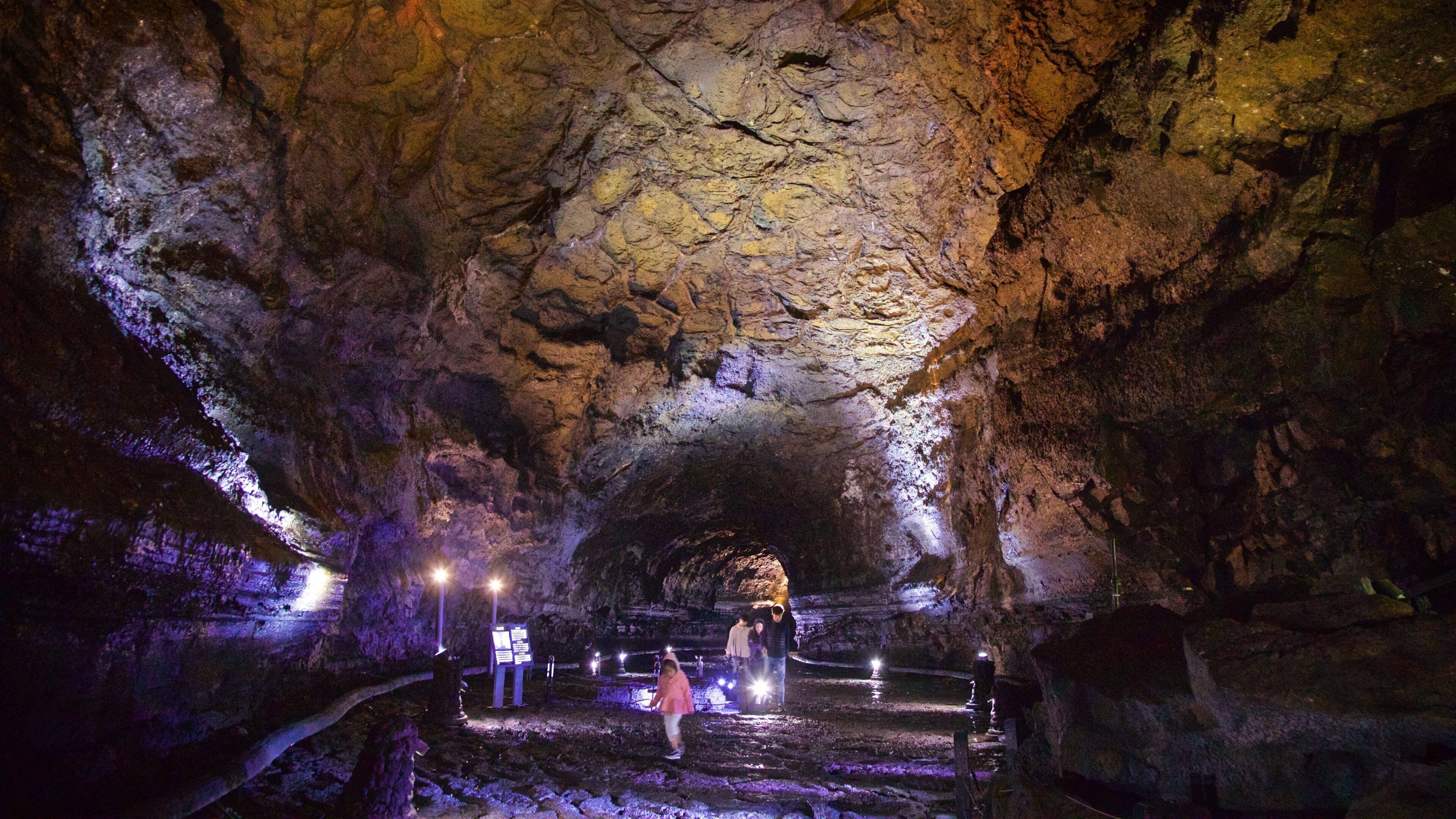 Manjanggul Lava-tube Cave showing caves and caving