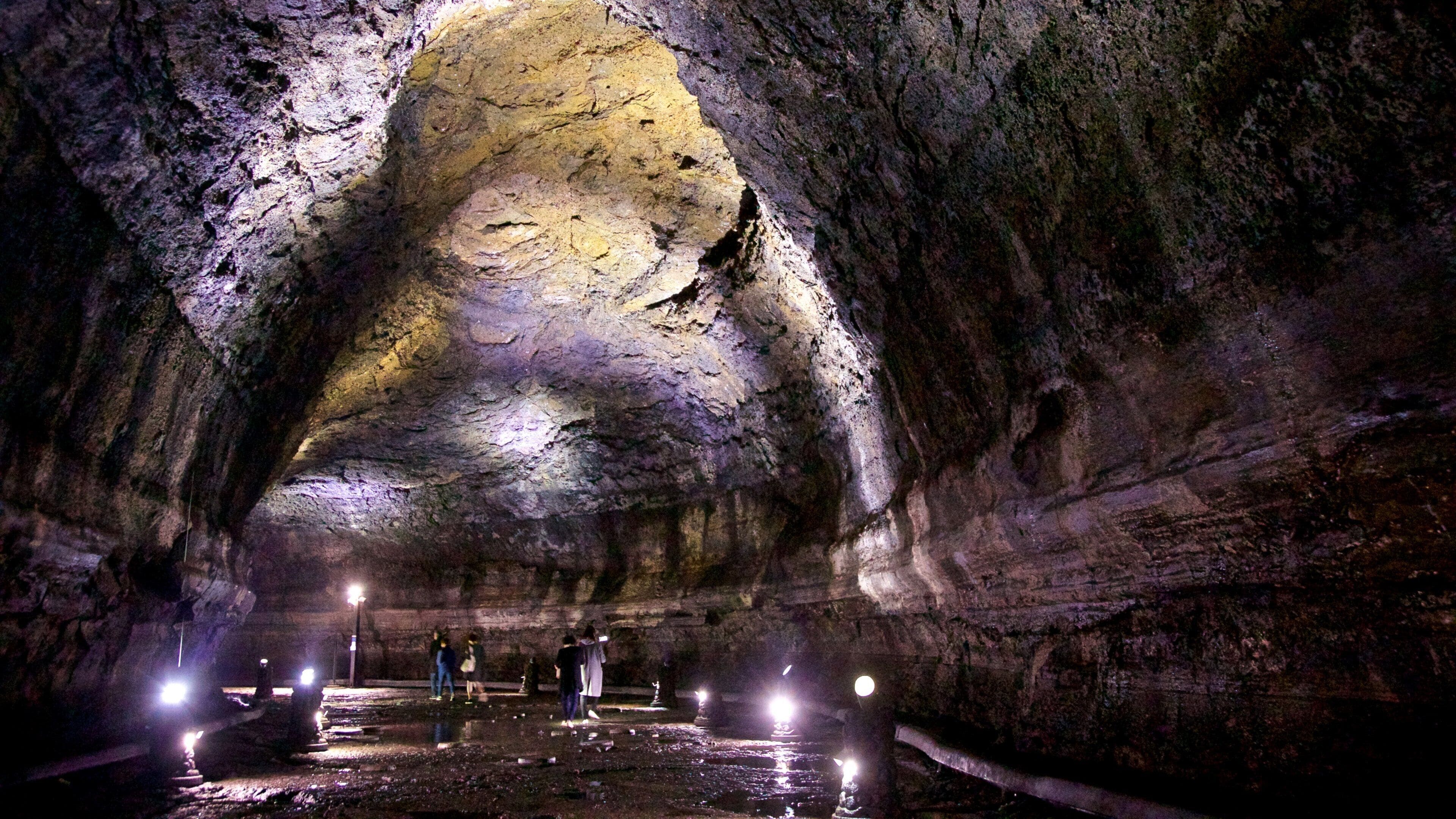 Manjanggul Lava-tube Cave which includes caves