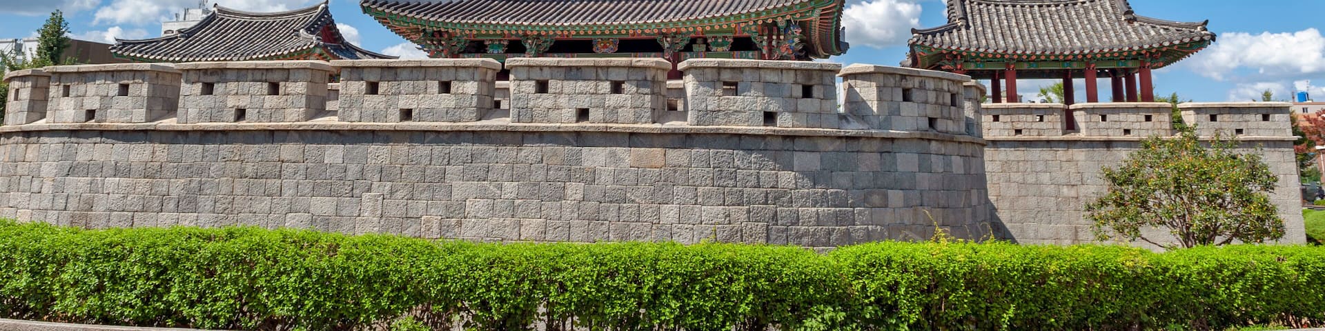 Pungnammun Gate, south gate of city wall of Jeonju remaining from Joseon Dynasty since 1768 designated as architectural treasure No. 308 of South Korea