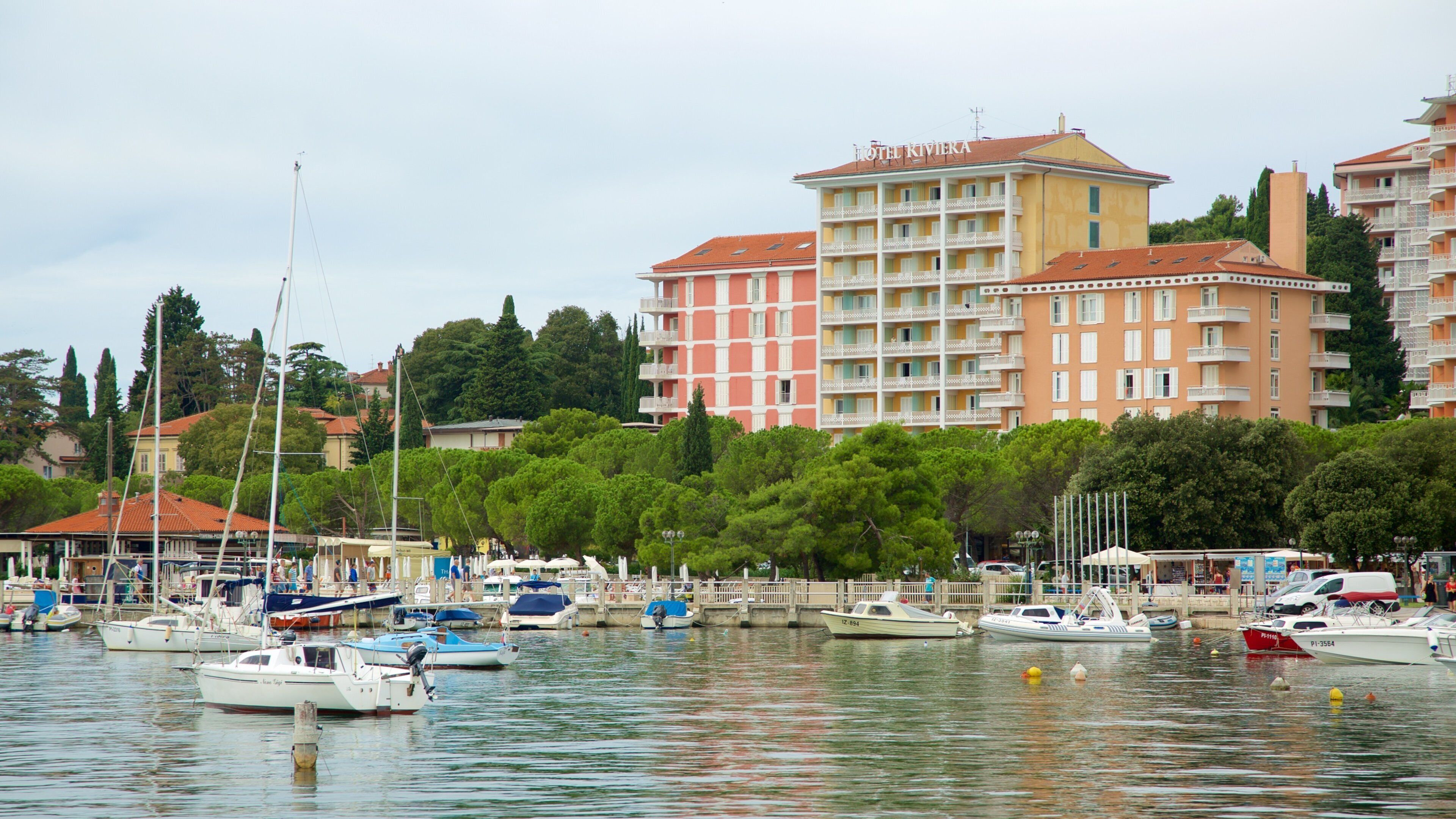Portoroz Beach showing a hotel, boating and a marina