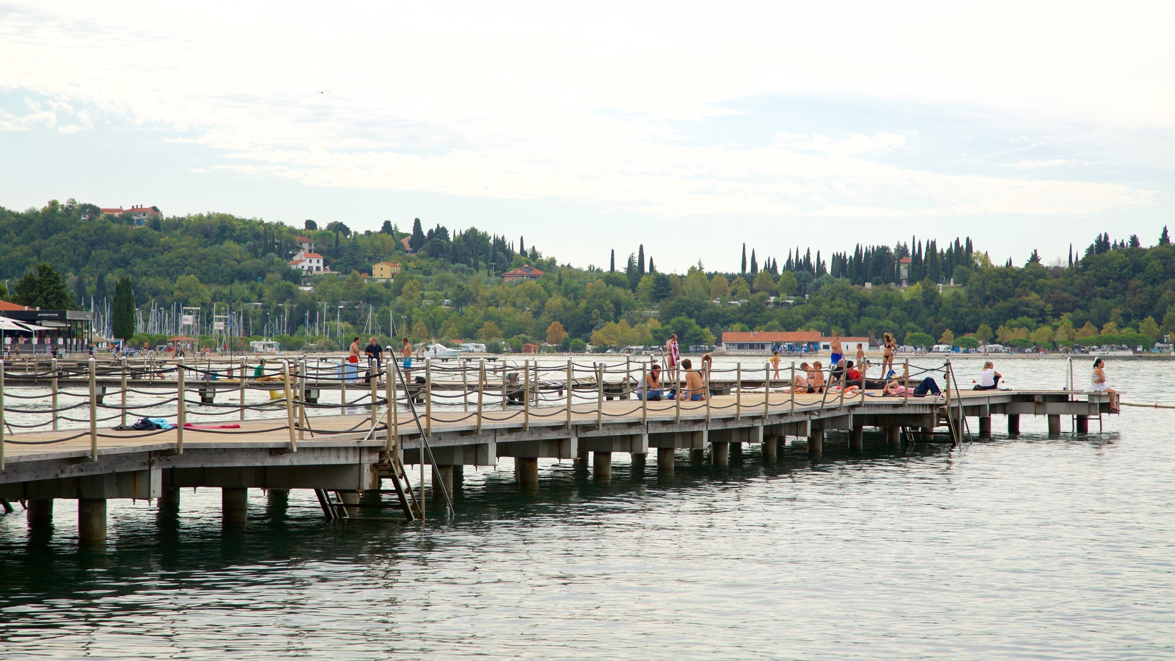 Portoroz Beach mit einem allgemeine Küstenansicht und Küstenort