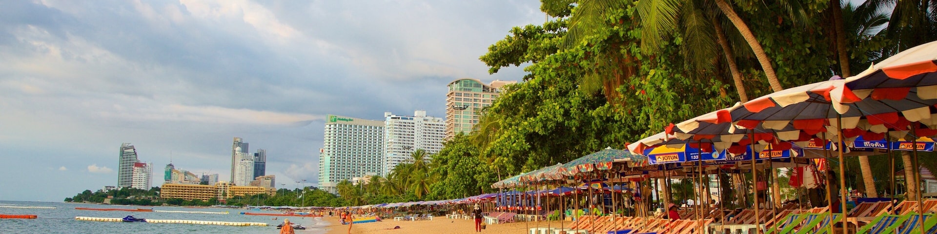 Pattaya Beach showing a beach