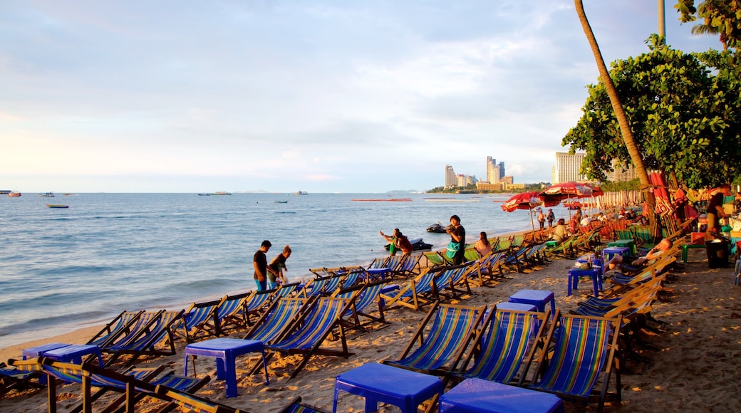 Pattaya Beach bevat een strand