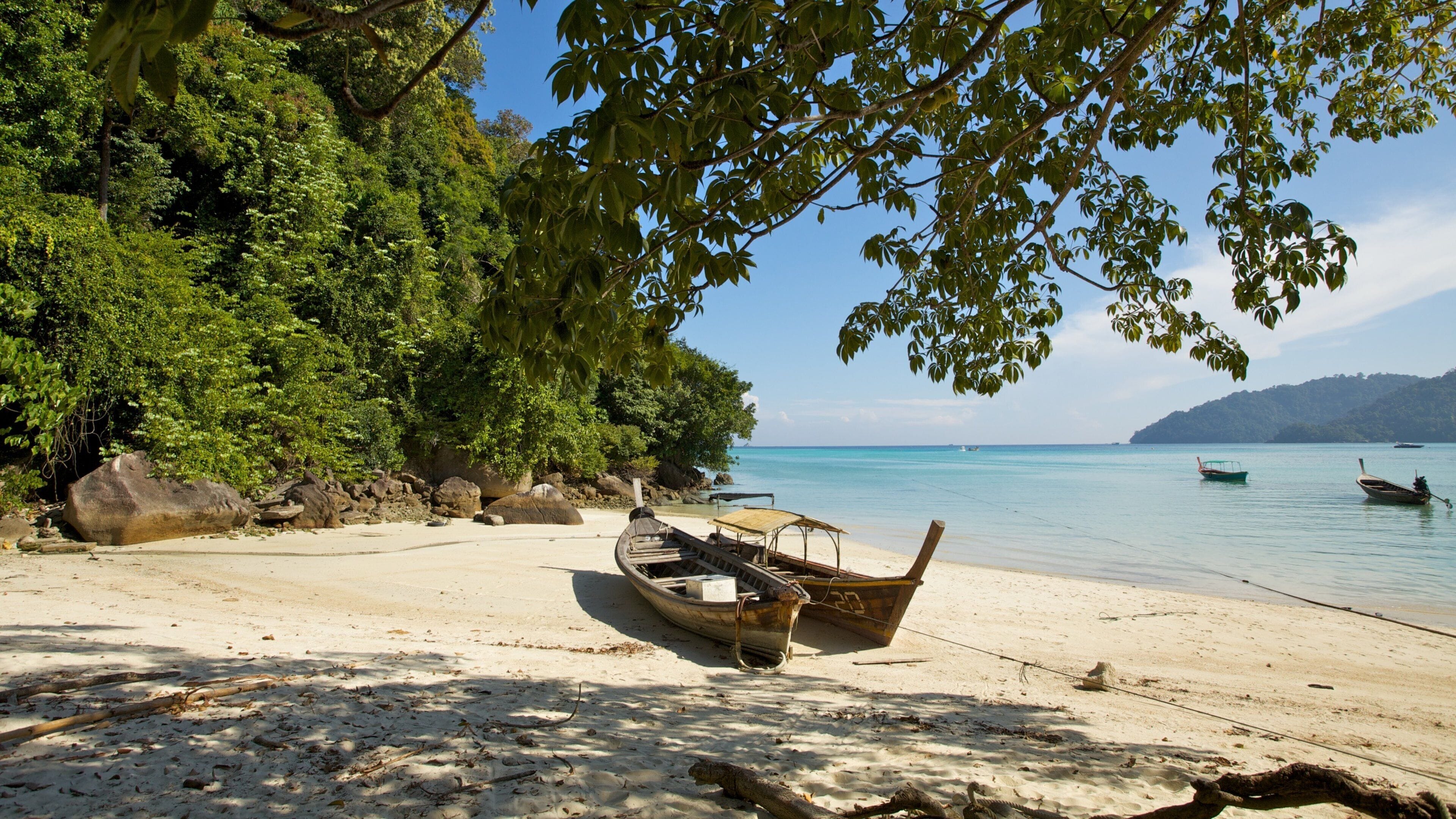 Nationaal park Ko Surin inclusief een zandstrand, algemene kustgezichten en tropische uitzichten