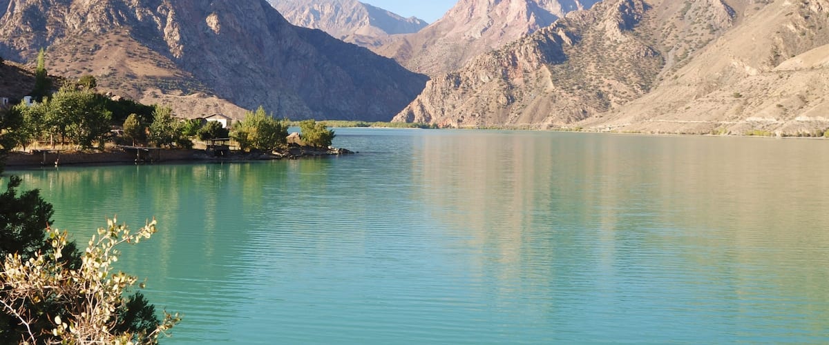 Tajikistan adventure travels: Iskanderkul Lake