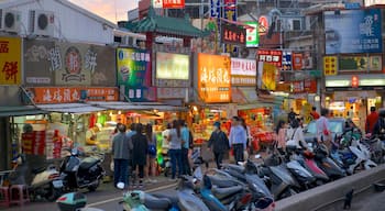 Bygudens tempel fasiliteter samt byutsikt og by