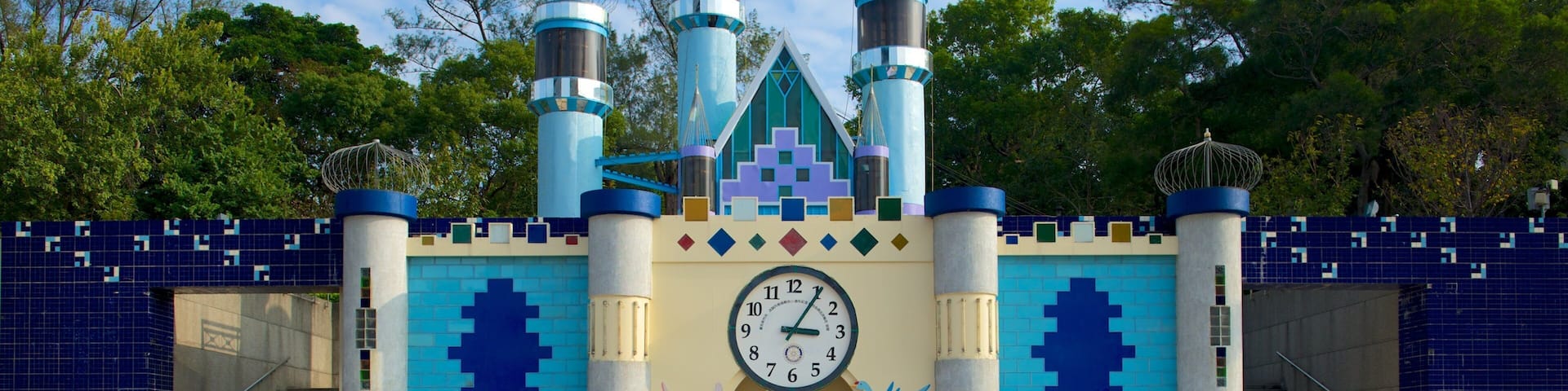 Glass Museum of Hsinchu City showing outdoor art