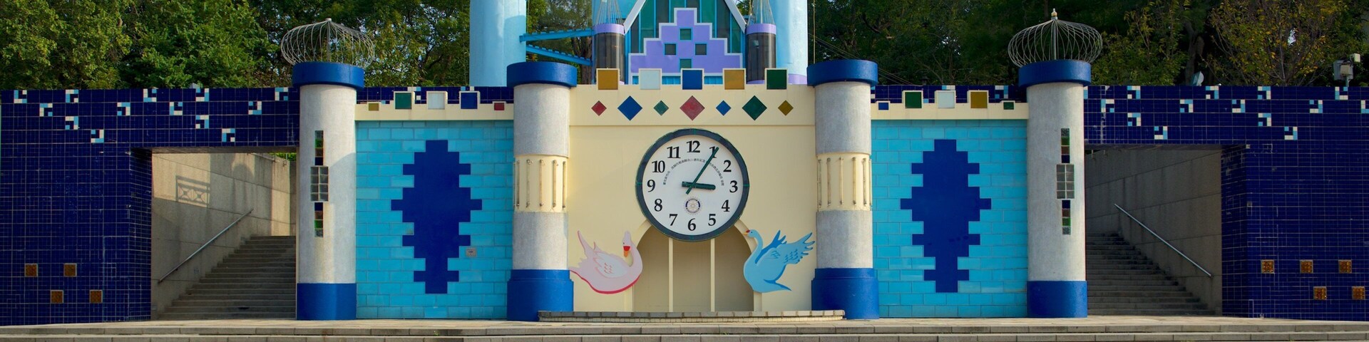 Glass Museum of Hsinchu City showing outdoor art