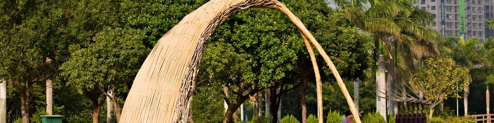 B2AR78 Outdoor public art made of cane and bamboo, Kaohsiung Fine Arts Museum, Kaohsiung Taiwan. Image shot 2007. Exact date unknown.