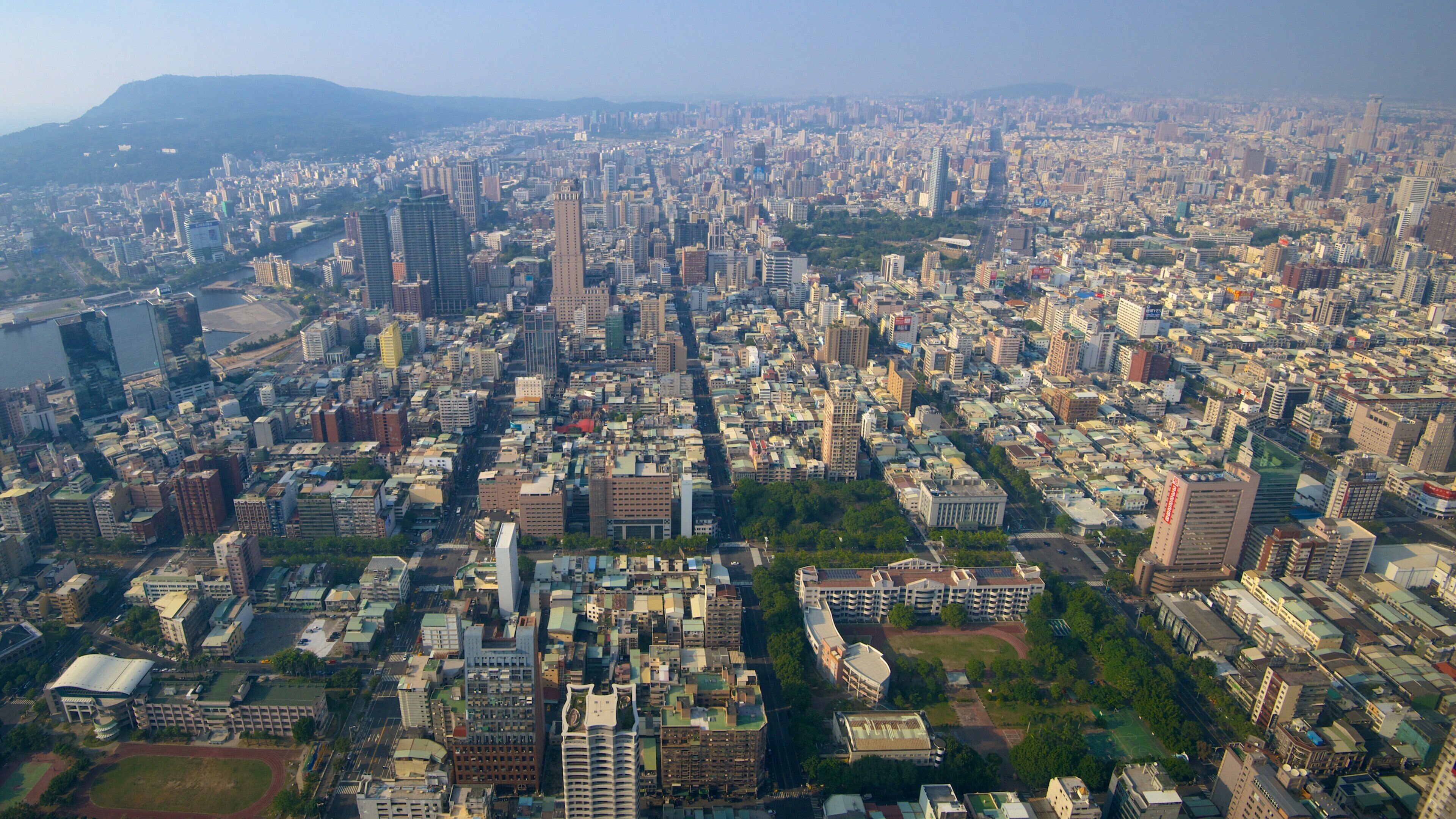 Tuntex Sky Tower mostrando uma cidade